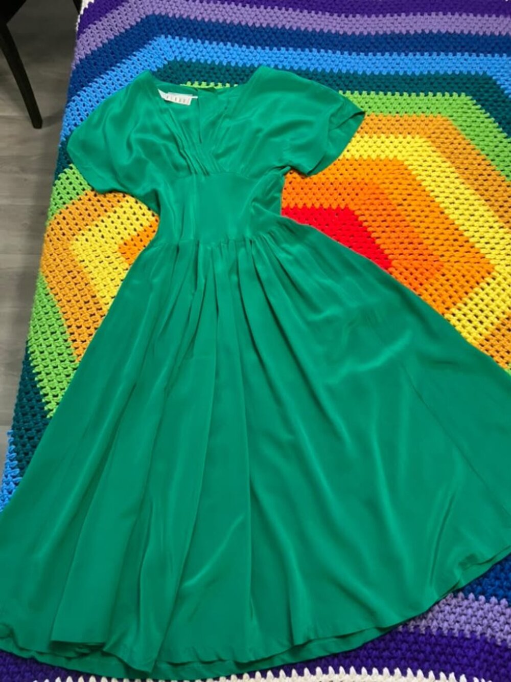80's Vintage Ann Tjian Kenar Green Silk Swing Day Midi Dress